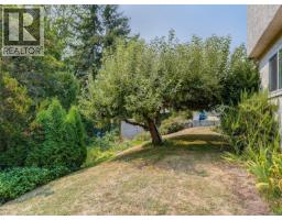 3960 Arlene Pl, Saanich, BC V8Z6H9 Photo 21