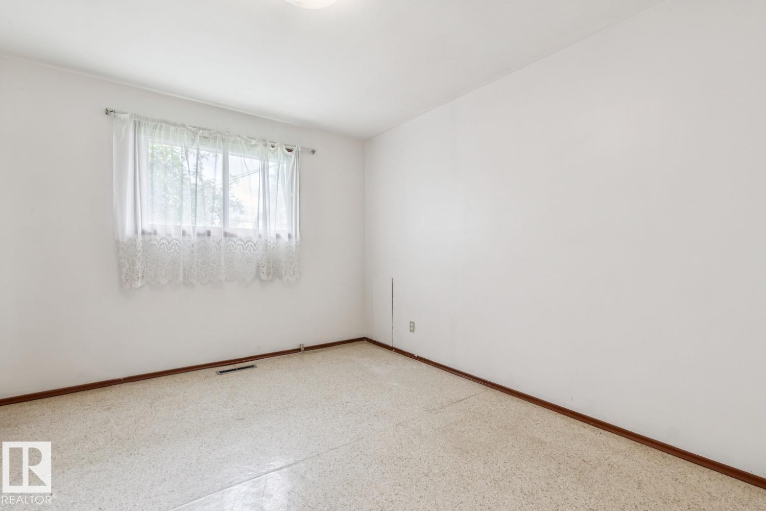 12721/12723 91 ST NW - 20