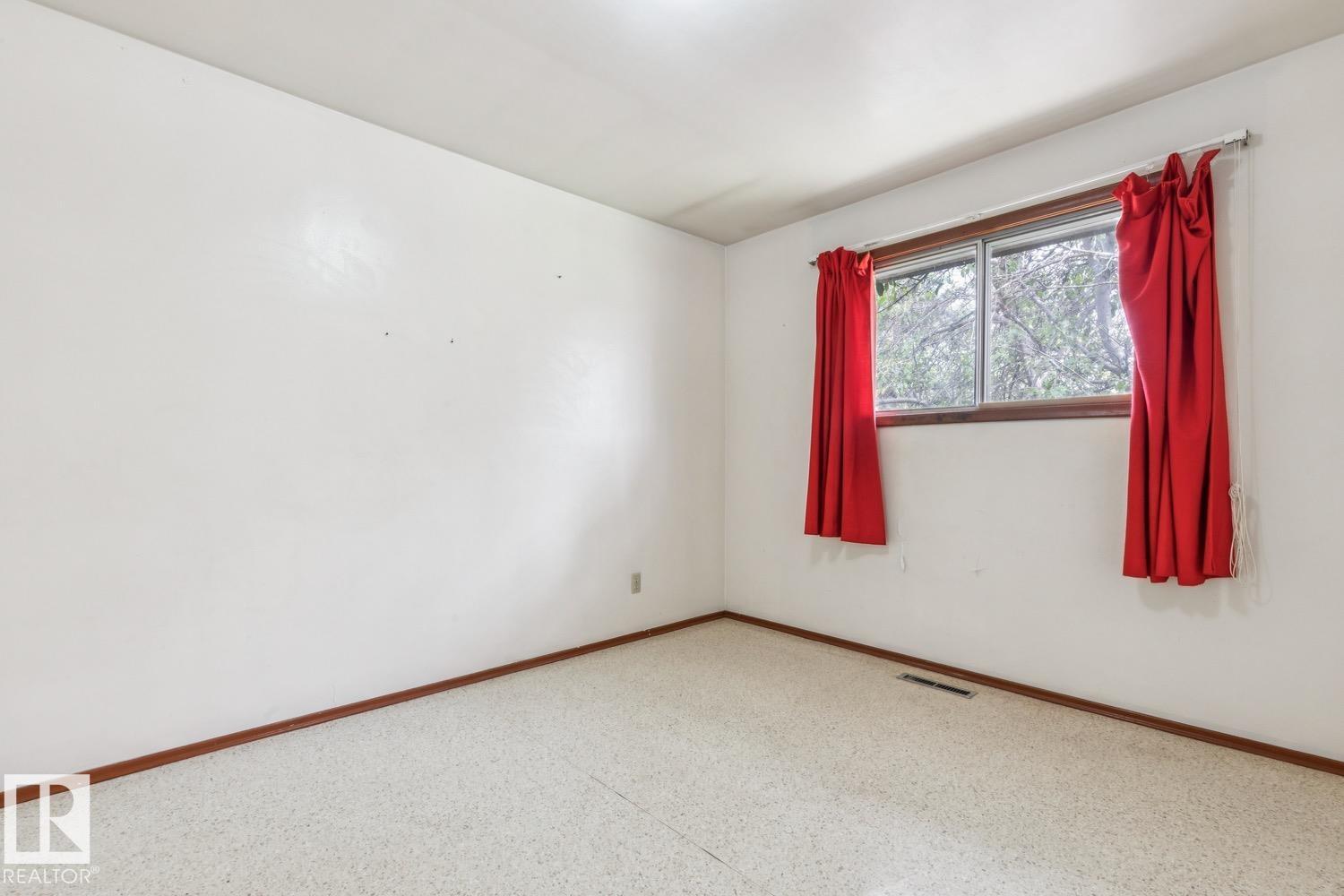12721/12723 91 ST NW - 18
