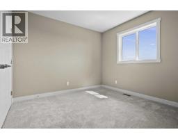 406 River Avenue, Cochrane, AB T4C3B8 Photo 15