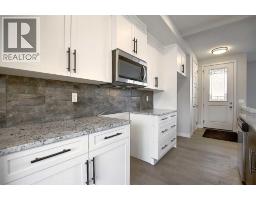 406 River Avenue, Cochrane, AB T4C3B8 Photo 22