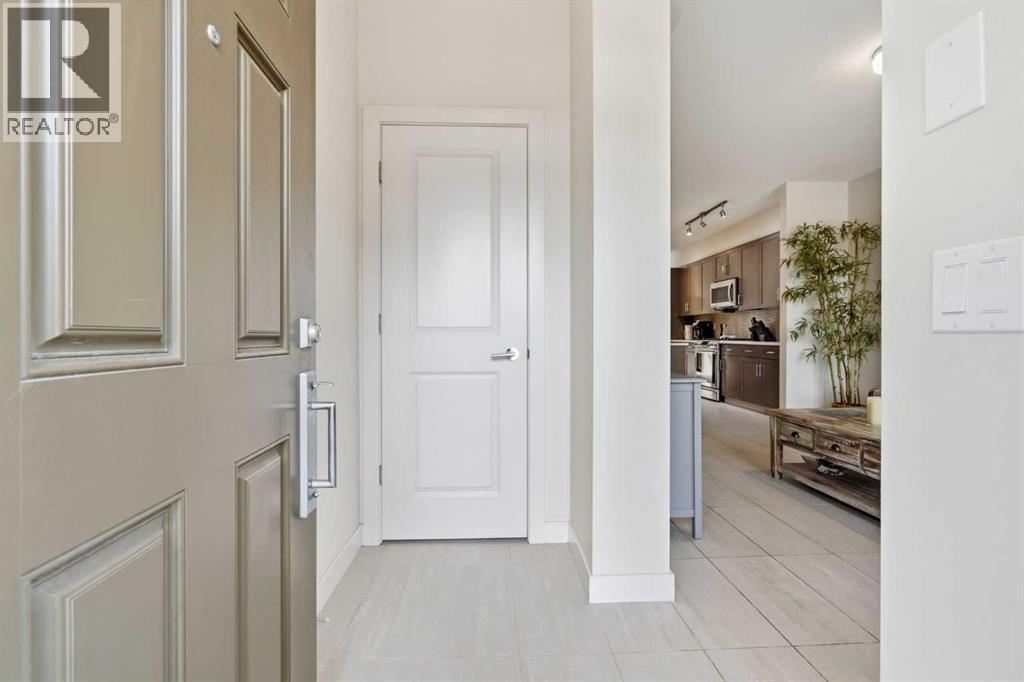 82 Dieppe Drive SW, Currie Barracks, Calgary photo 3