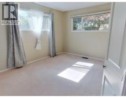 Kitchen - 121 Lindsay Street, Quesnel, BC V2J3E4 Photo 9