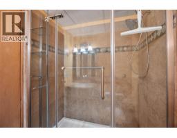 1967 Harrison Way, Kamloops, BC V1S1M8 Photo 17