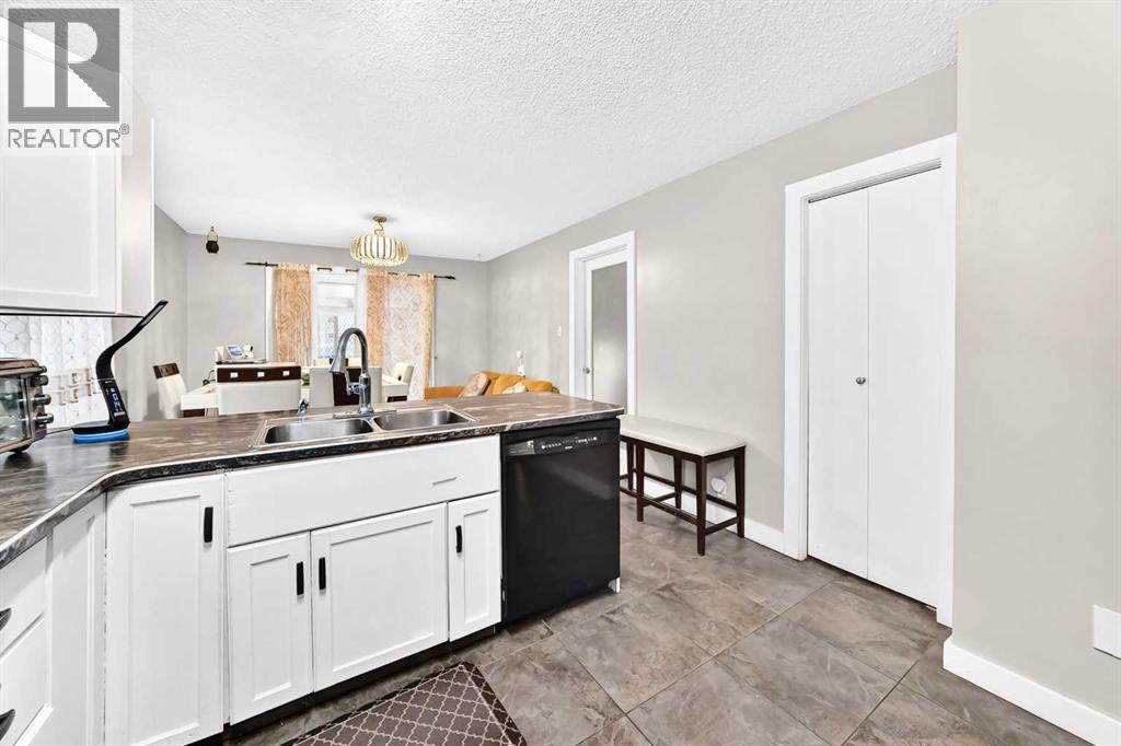 6340 Falton Road NE - 11