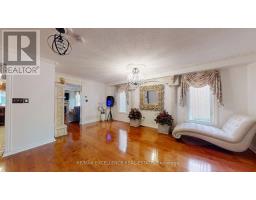 Kitchen - 12 Prado Court, Toronto, ON M6B4L2 Photo 6