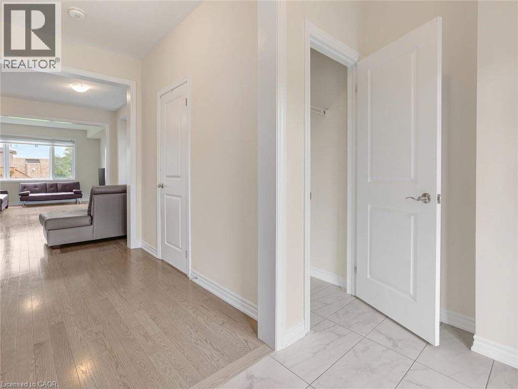 5 HEMING Street - Image 4