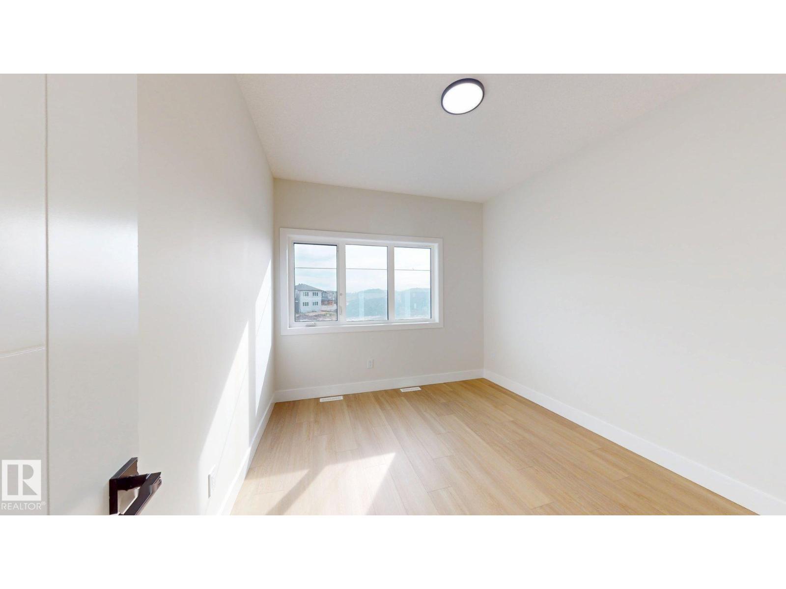 4608 17 AV SW - 29