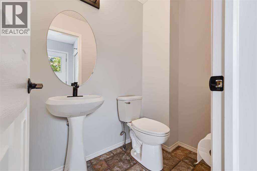 155 Regal Park NE - 13