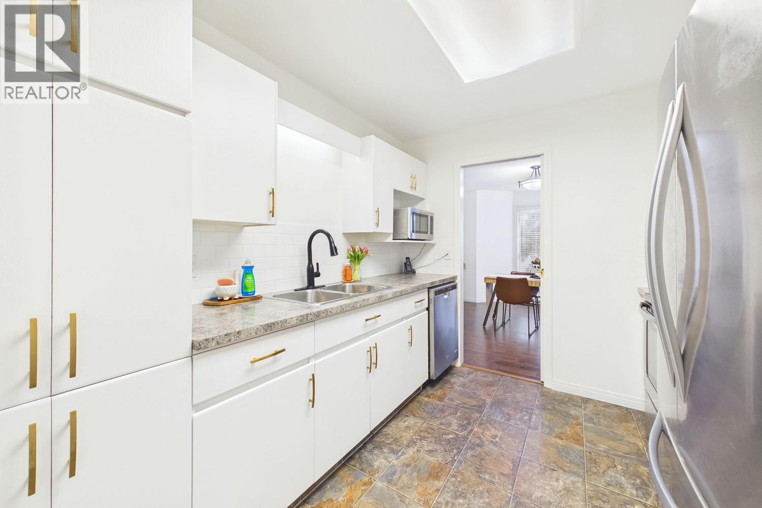 #302 987 KLO Road - Image 7