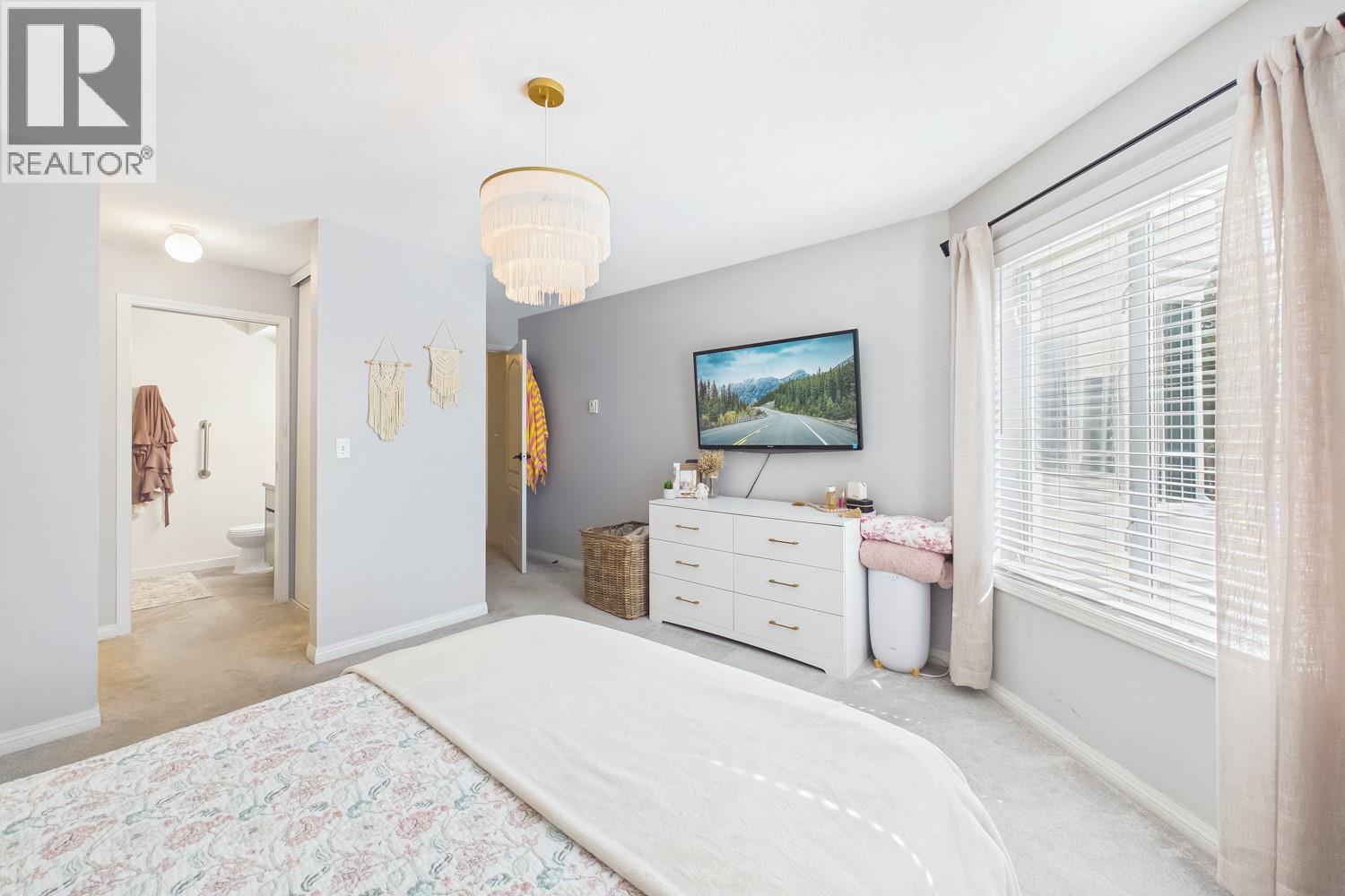 #302 987 KLO Road - Image 16