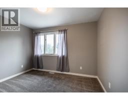 4 Greenwood Court Sw, Medicine Hat, AB T1A7X7 Photo 31