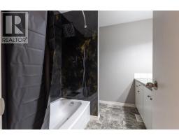4 Greenwood Court Sw, Medicine Hat, AB T1A7X7 Photo 35