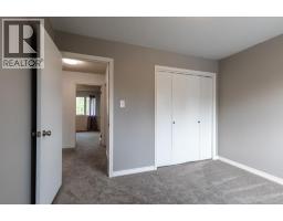 4 Greenwood Court Sw, Medicine Hat, AB T1A7X7 Photo 32