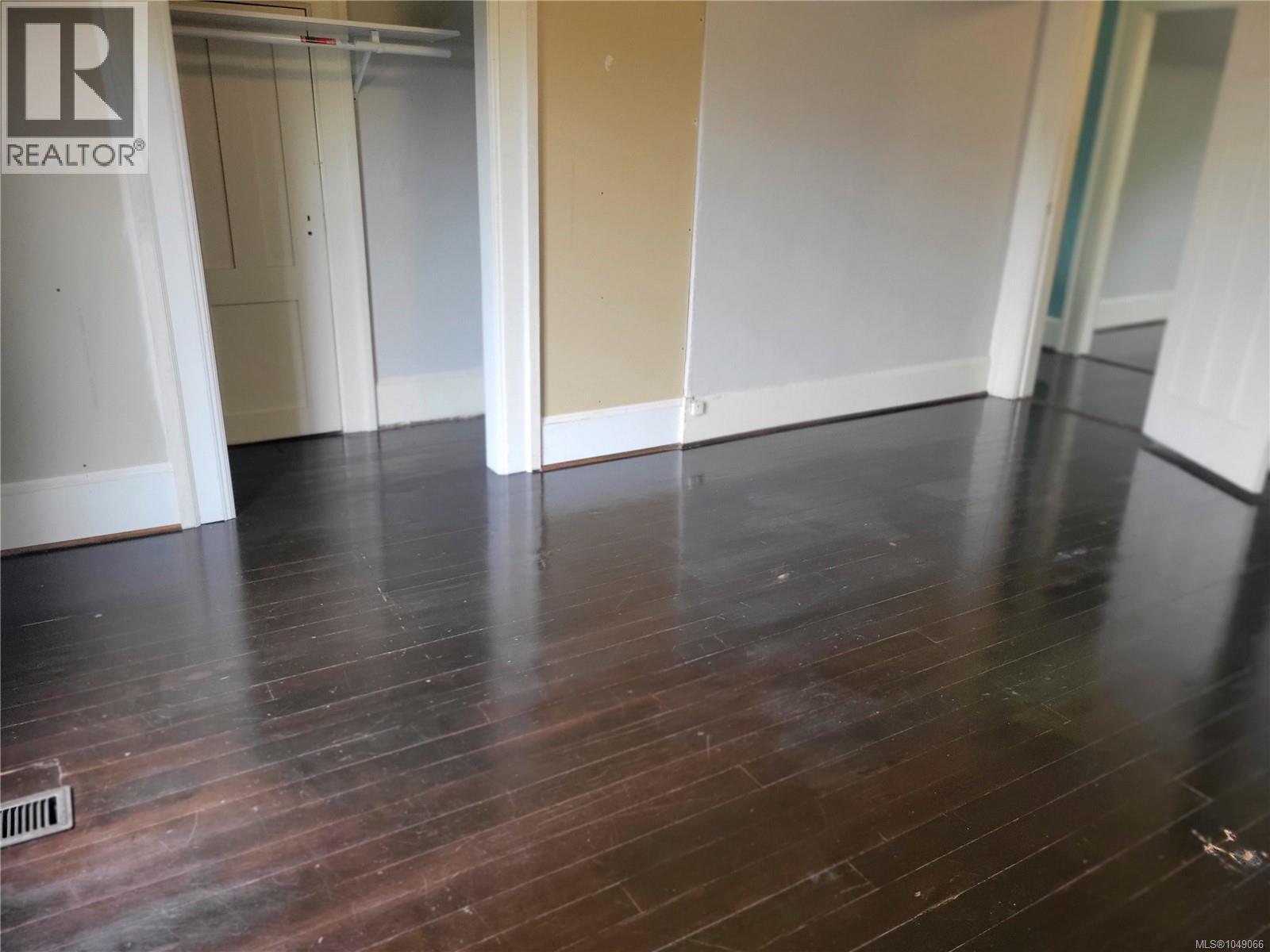 11 Eaton Ave - 25