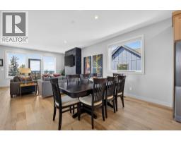 4pc Ensuite bath - 9823 Cathedral Drive, Silver Star, BC V1B0S1 Photo 8