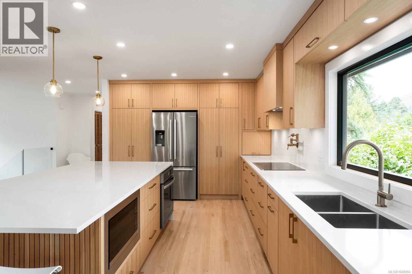  1601 Mileva Lane, Saanich
