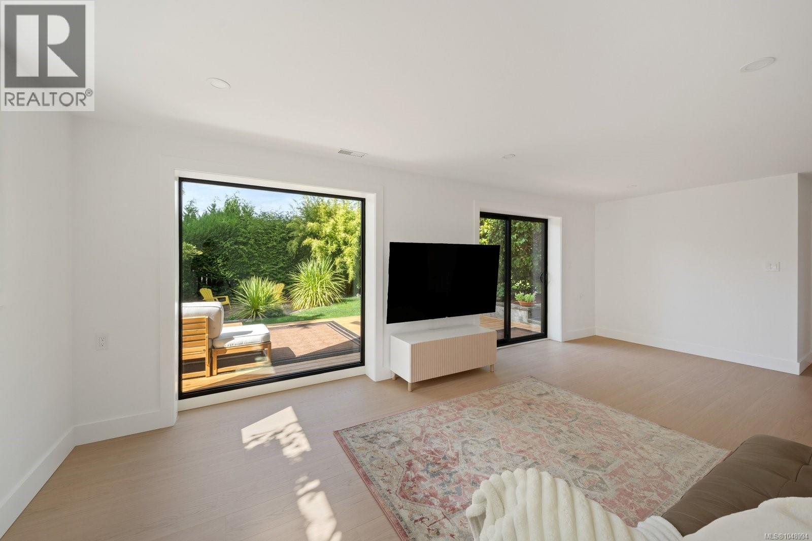  1601 Mileva Lane, Saanich