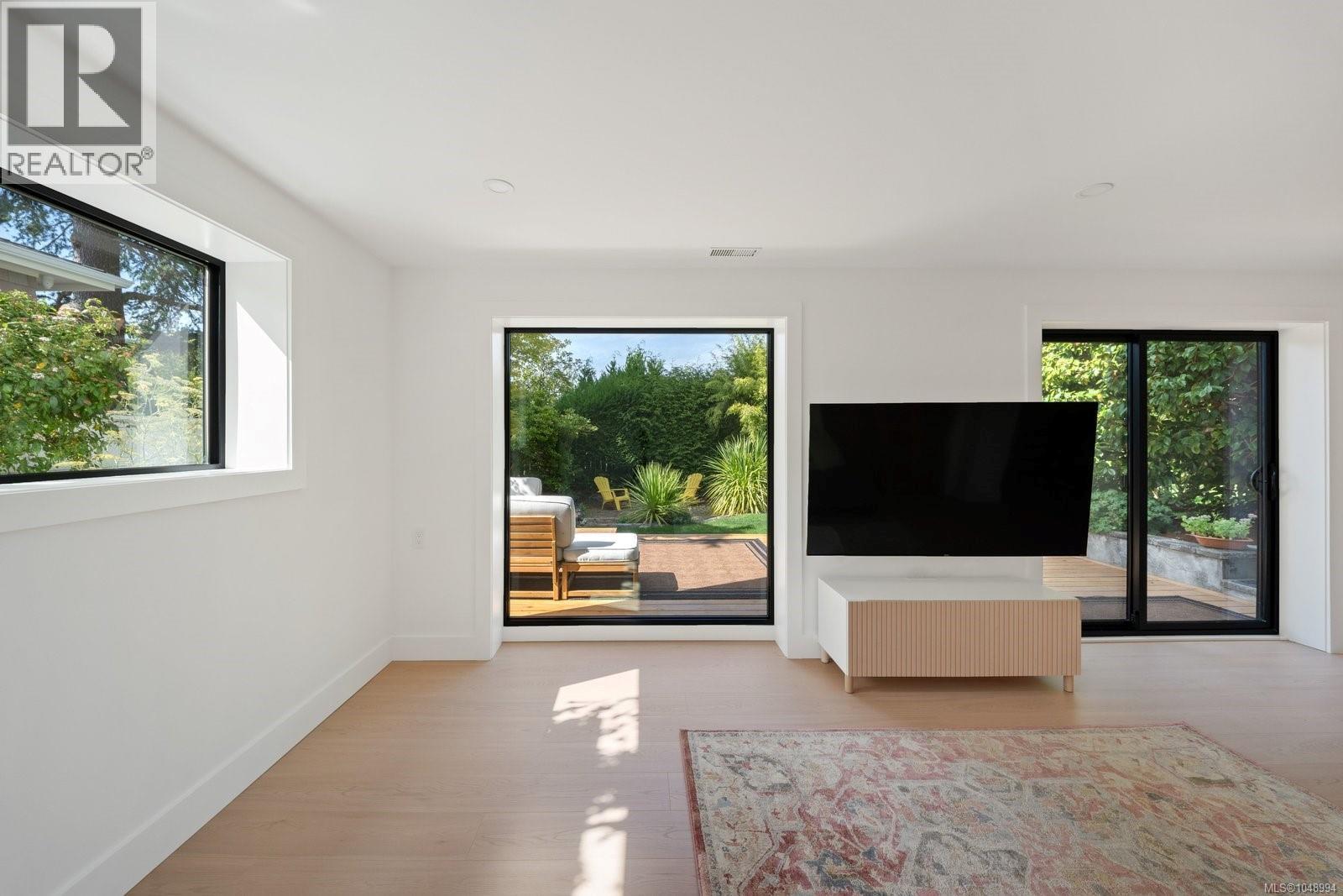  1601 Mileva Lane, Saanich