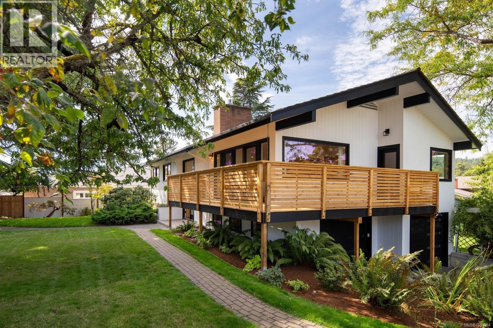  1601 Mileva Lane, Saanich