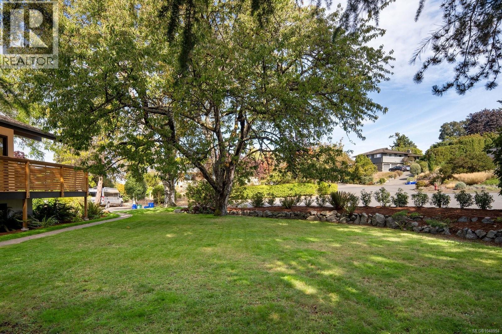  1601 Mileva Lane, Saanich