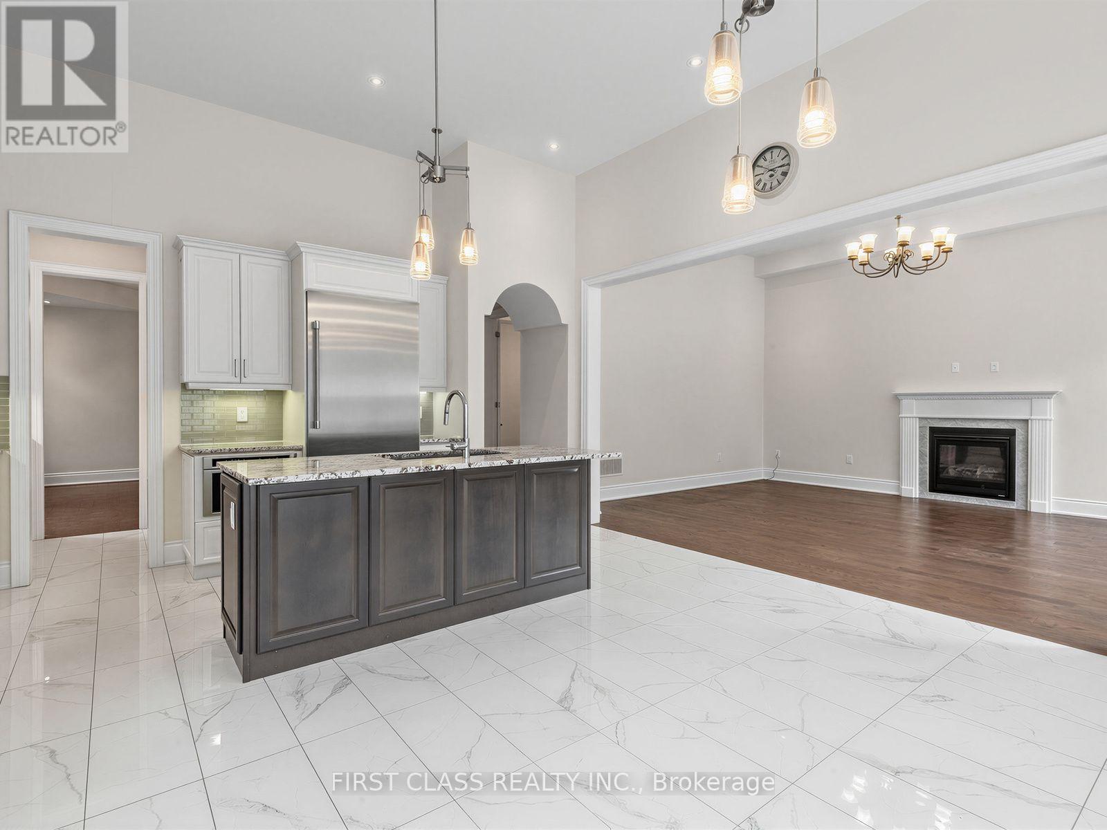 16 MACDONALD COURT - 15