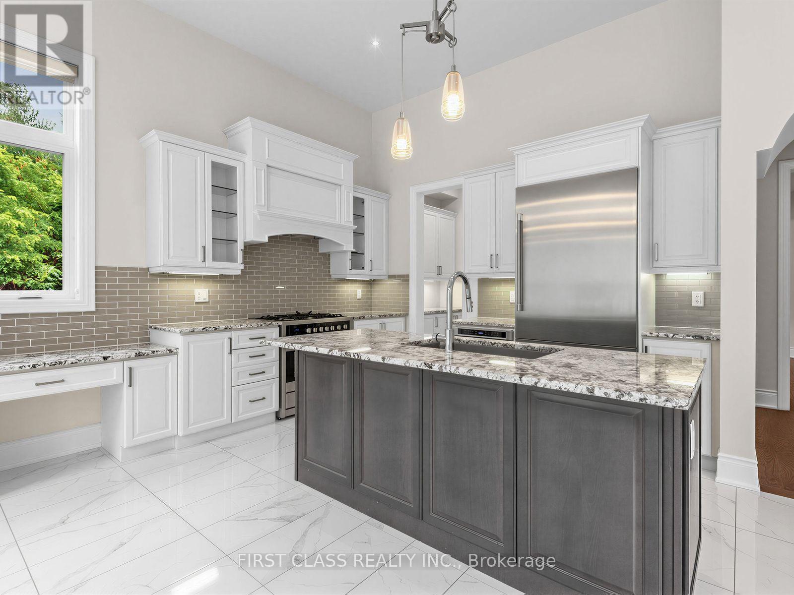 16 MACDONALD COURT - 16