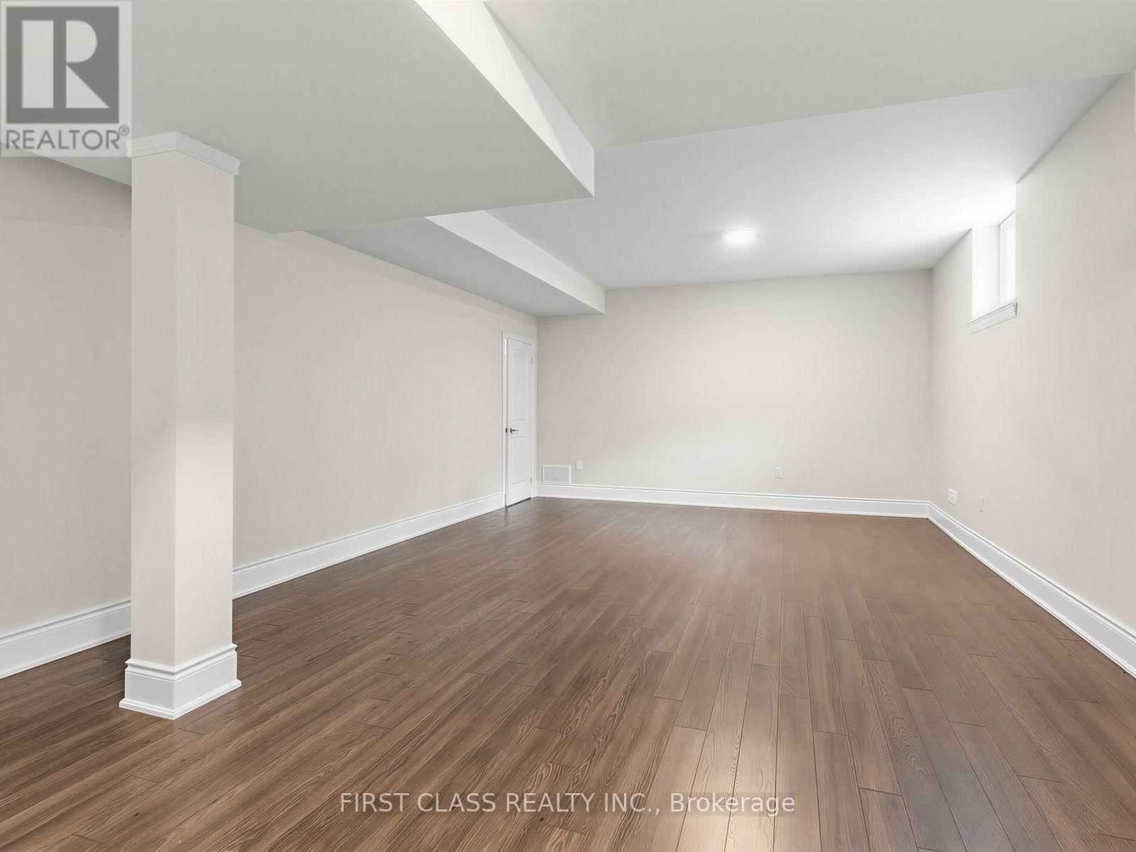 16 MACDONALD COURT - 42