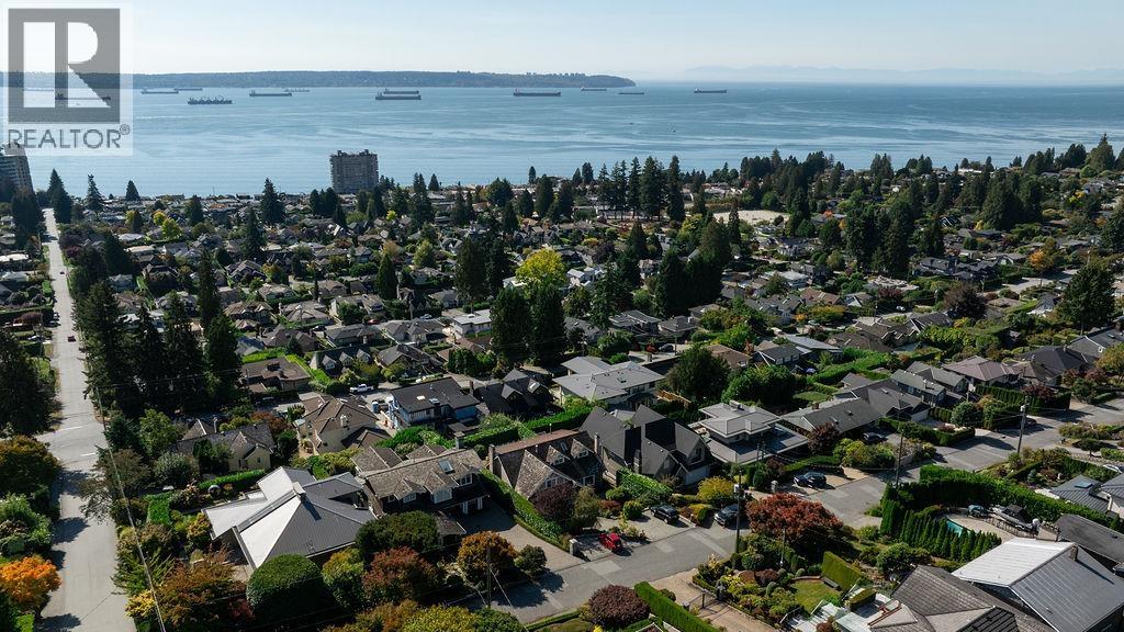 2316 NELSON AVENUE, West Vancouver