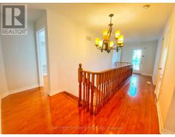 Main 114 Red River Crescent, Newmarket, ON L3X2R1 Photo 11