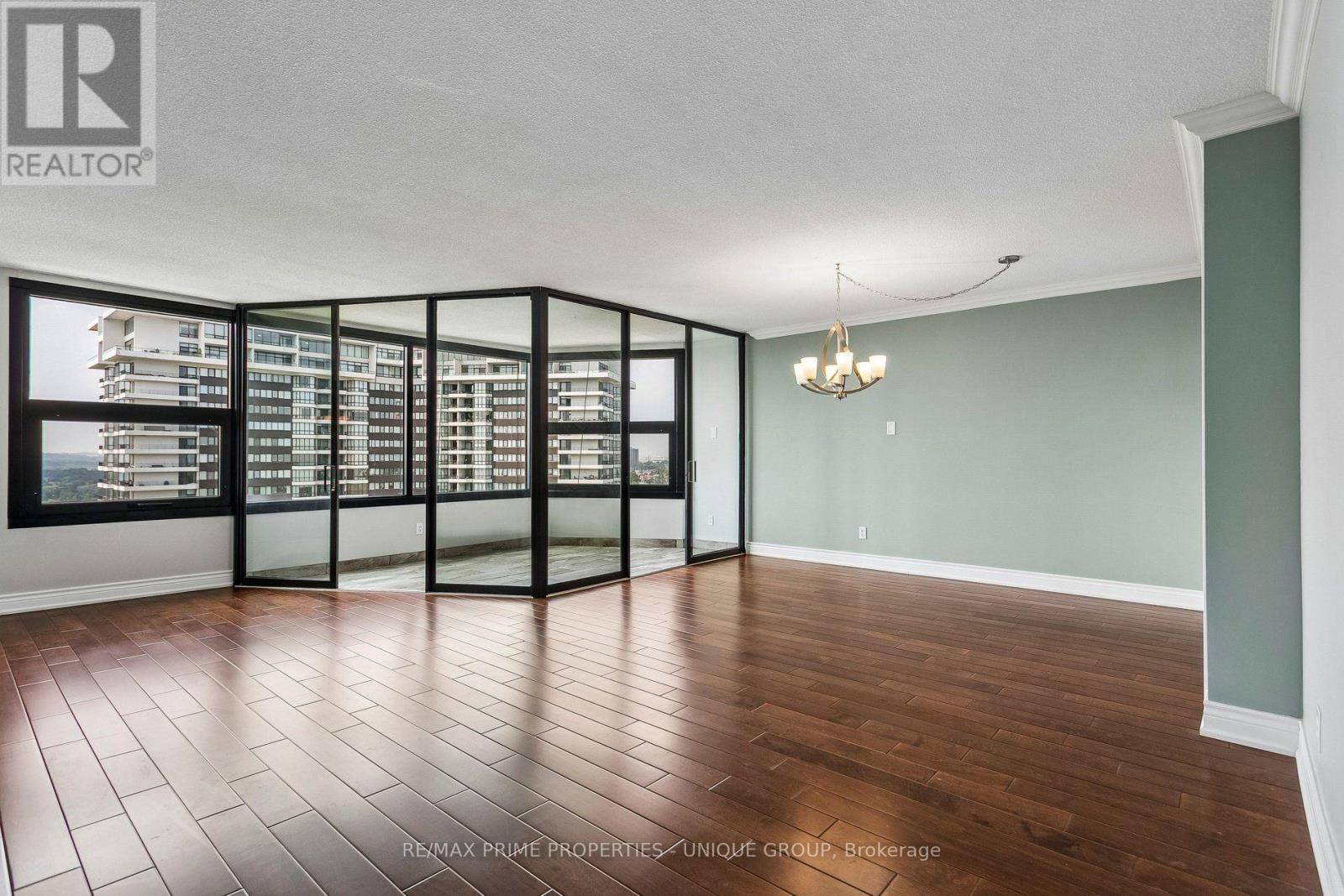 1300 Bloor Unit 2108 photo 2