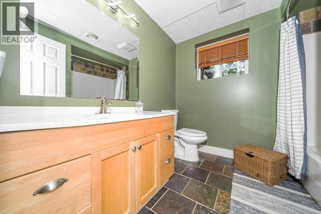 630 East 3 Street - Image 38