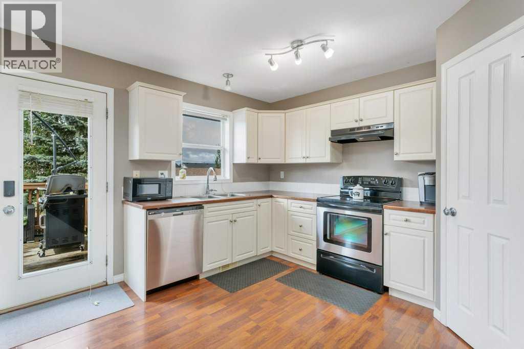Listing photo – 104 Old Boomer Road, Sylvan Lake