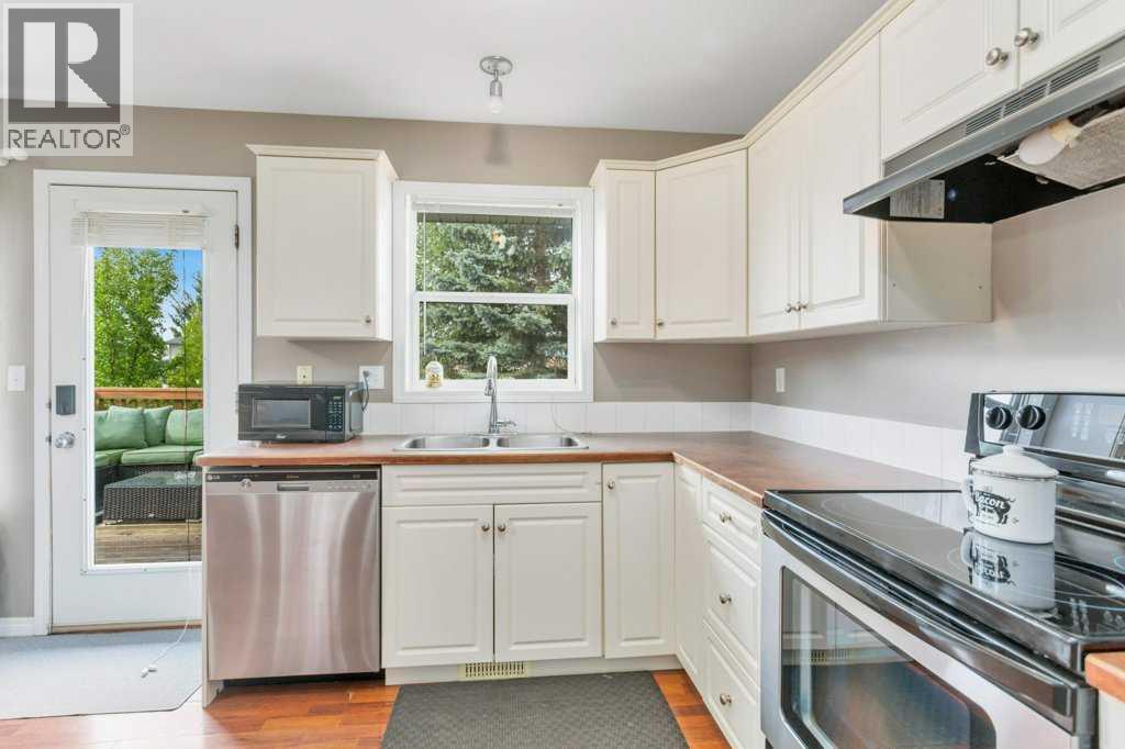 Listing photo – 104 Old Boomer Road, Sylvan Lake