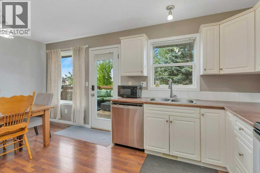 Listing photo – 104 Old Boomer Road, Sylvan Lake