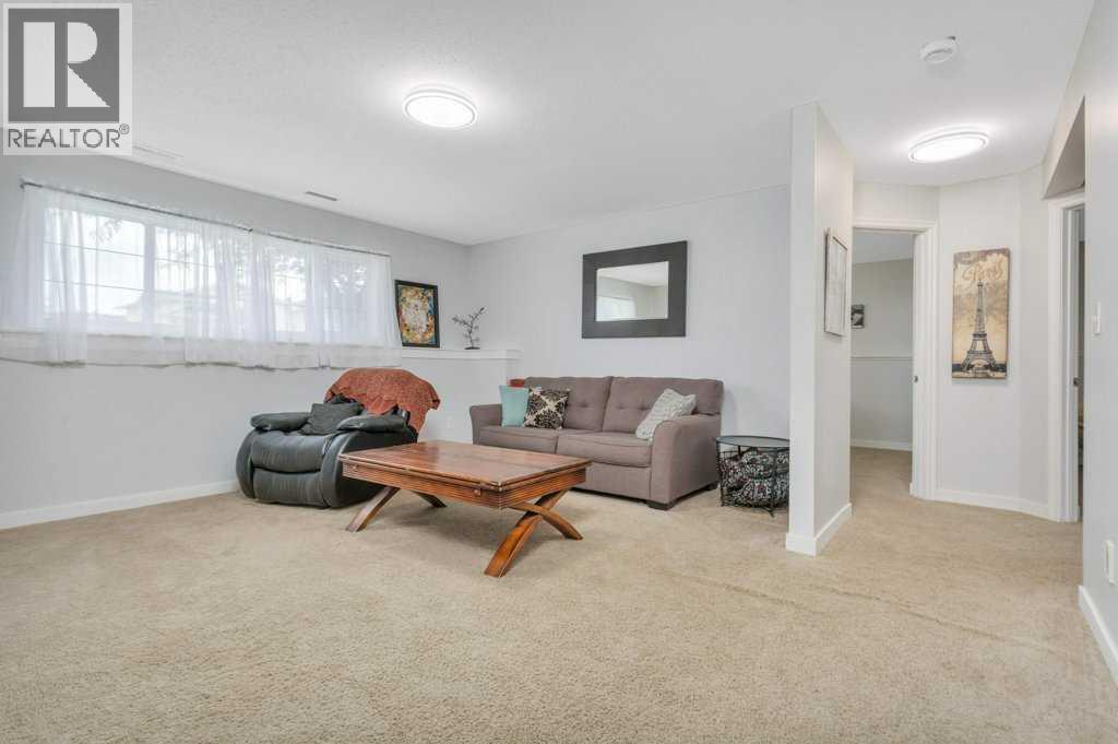 Listing photo – 104 Old Boomer Road, Sylvan Lake