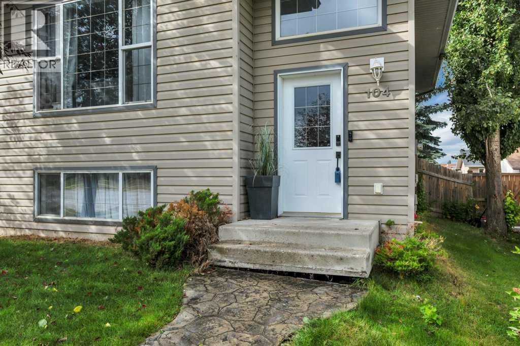 Listing photo – 104 Old Boomer Road, Sylvan Lake