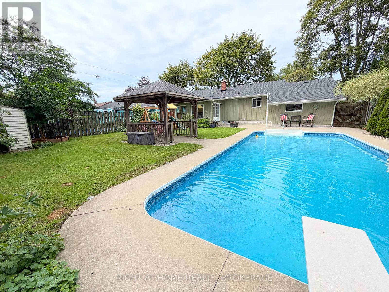 711 JOHN STREET, Haldimand (Dunnville) — photo 2