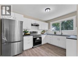 Bedroom - 729 3 Street Nw, Medicine Hat, AB T1A7P6 Photo 10