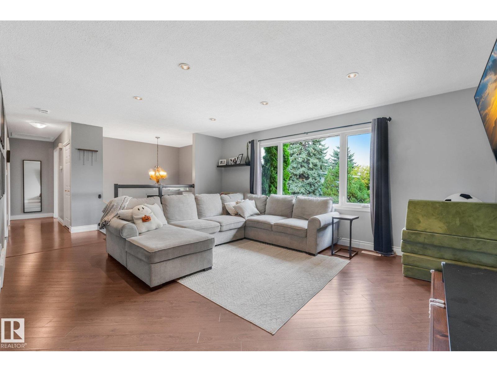 81 GLAMORGAN DR - 5