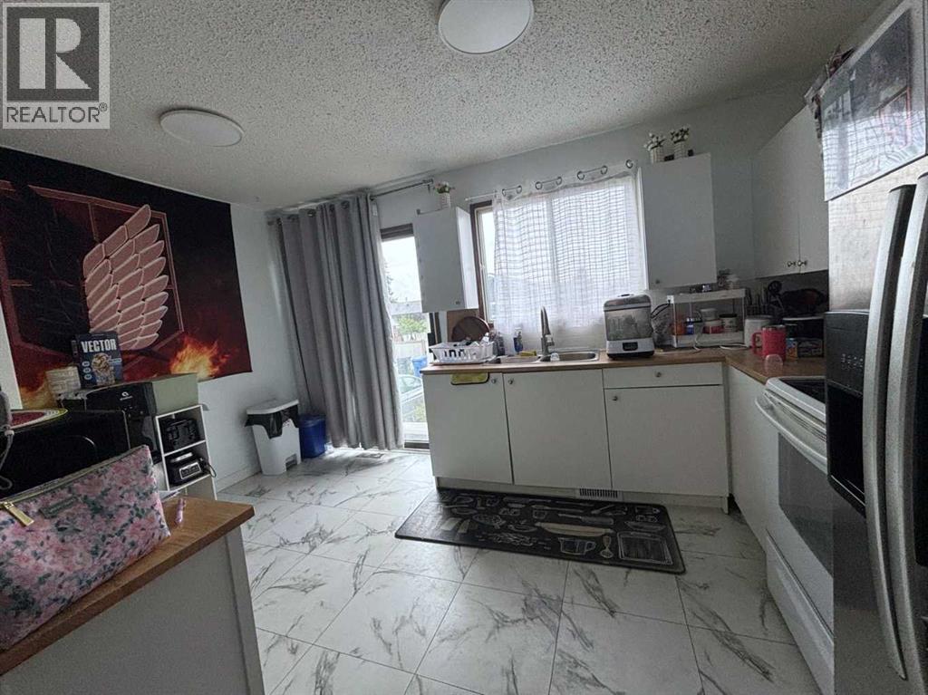 40 South Ridge Crescent SW - 11