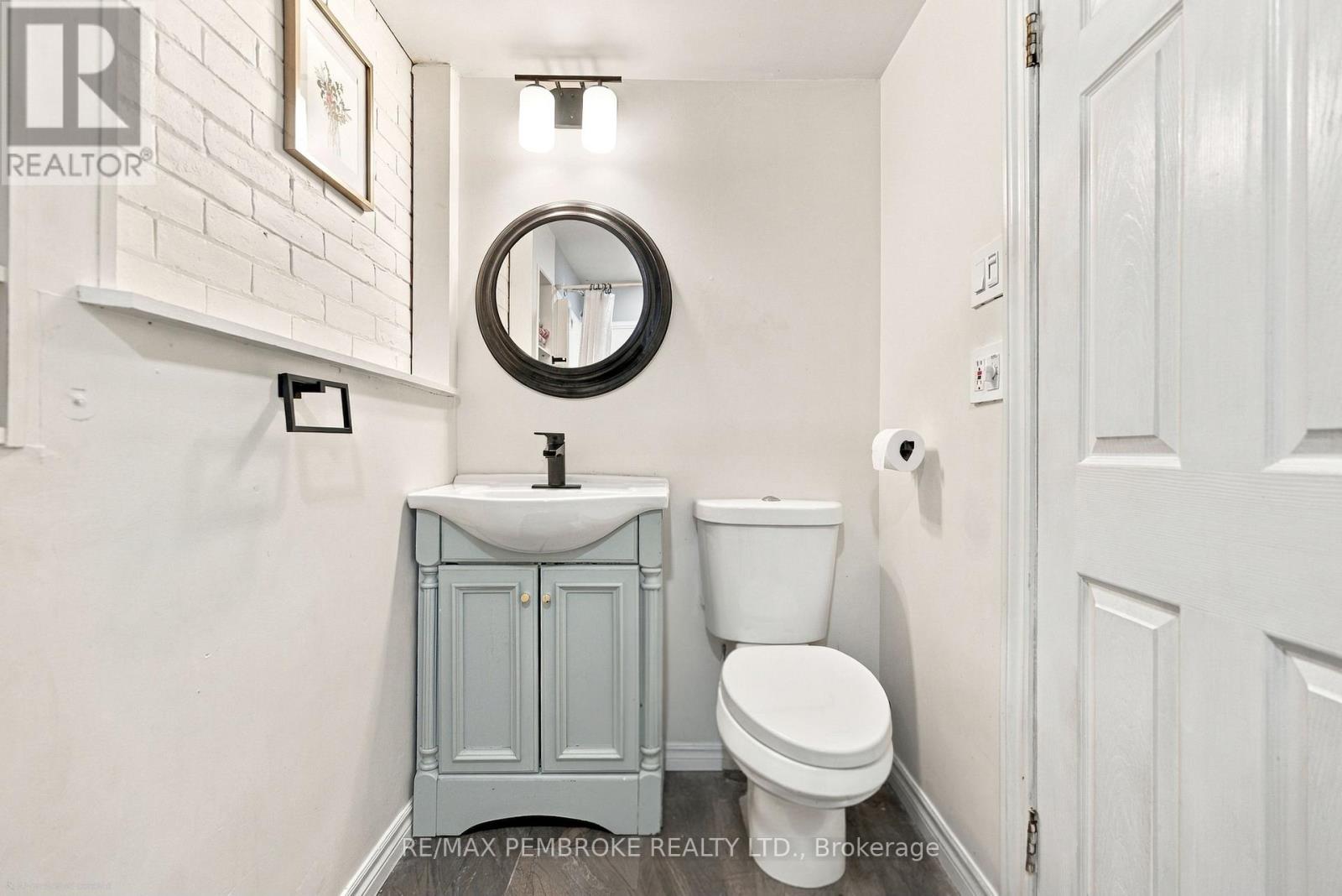 4 Bed, 2 Bath House for Sale in Pembroke – 296 FIRST AVENUE N, Pembroke – MLS# X13777288 - Image 47