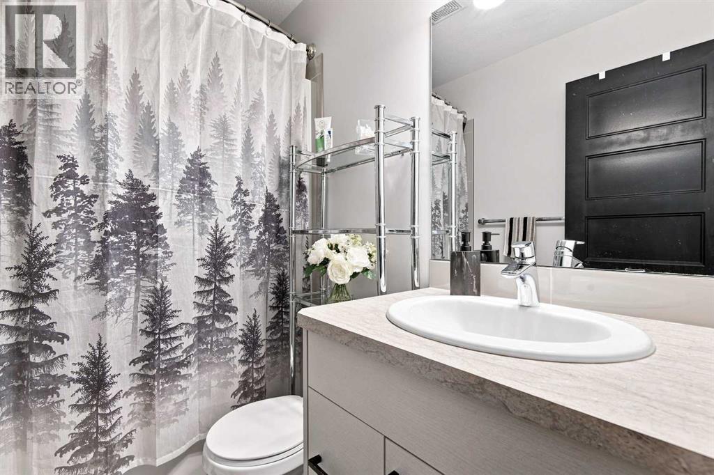 212 Thomlison Avenue - 13