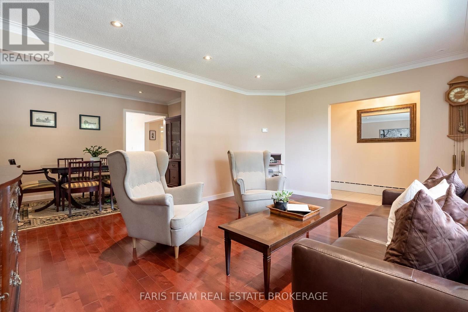 90 BEDFORD PARK AVENUE - 13