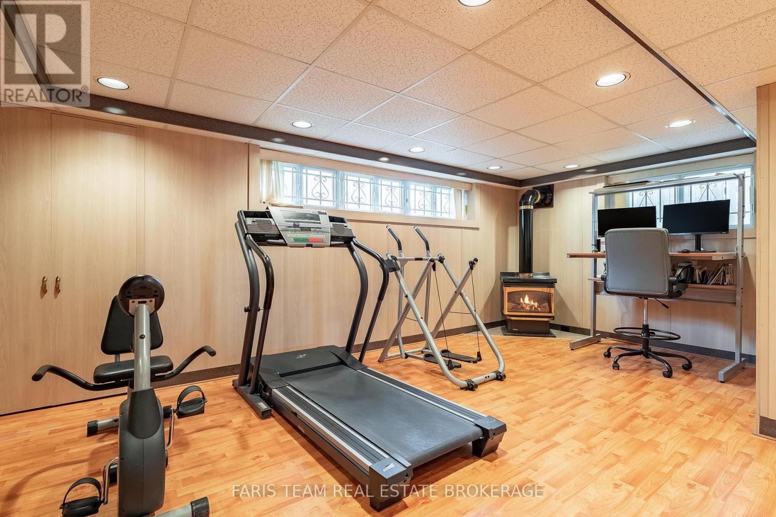 90 BEDFORD PARK AVENUE - Image 31