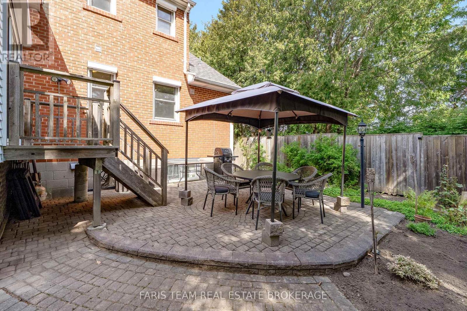 90 BEDFORD PARK AVENUE - 37
