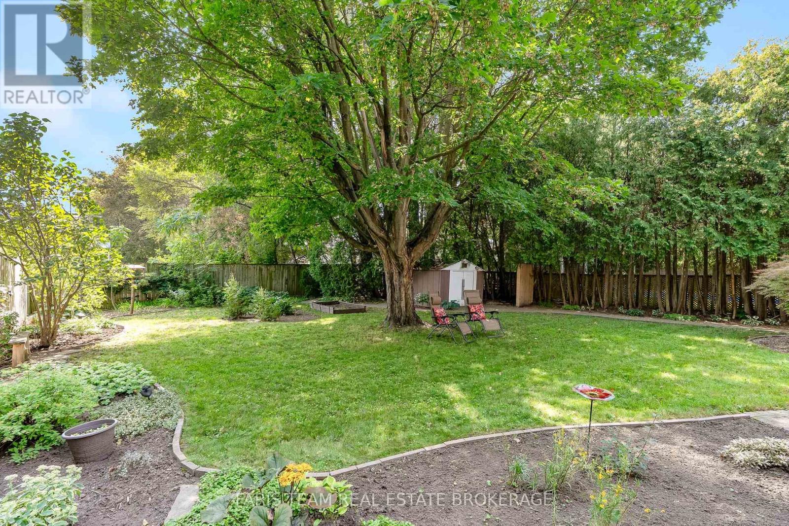 90 BEDFORD PARK AVENUE - Image 38