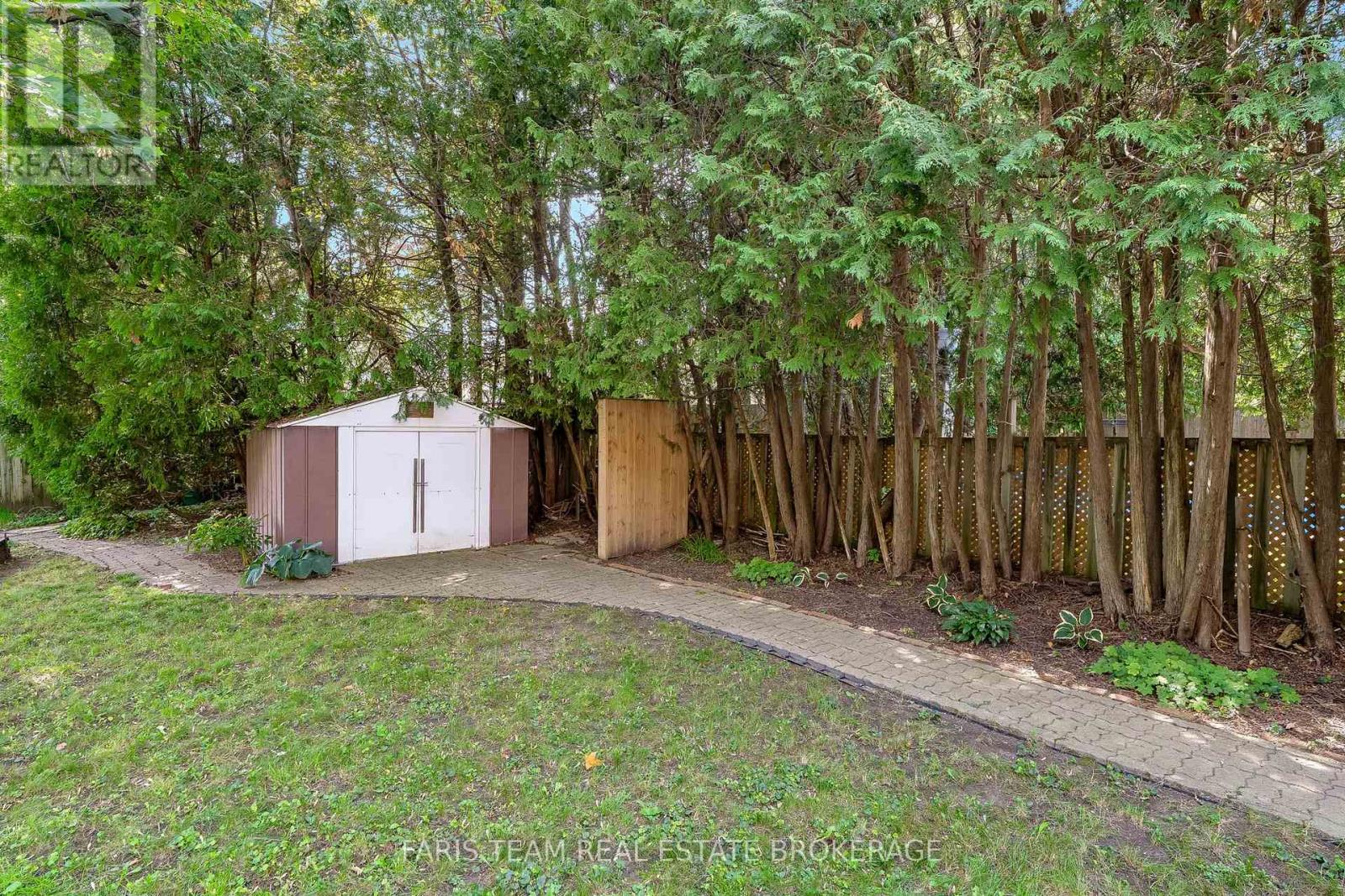 90 BEDFORD PARK AVENUE - Image 42