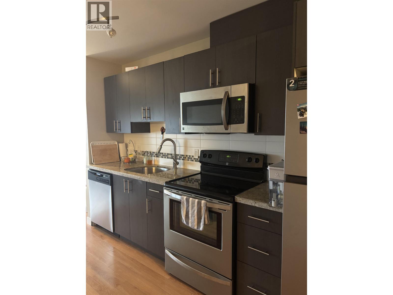 305 7738 EDMONDS STREET, Burnaby — photo 3