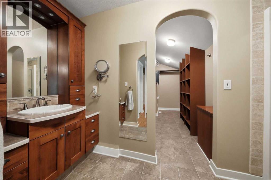Ensuite and walk in closet